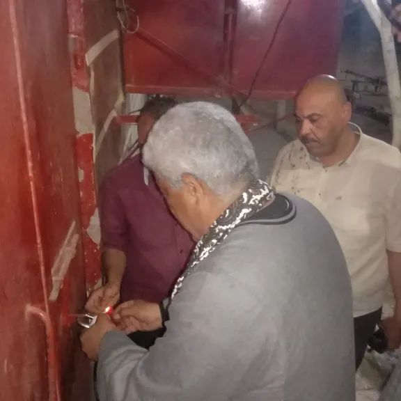 محافظ أسيوط: تكثيف المتابعة الميدانية يوميًا بالمراكز والأحياء .. وتشميع 37 محلًا