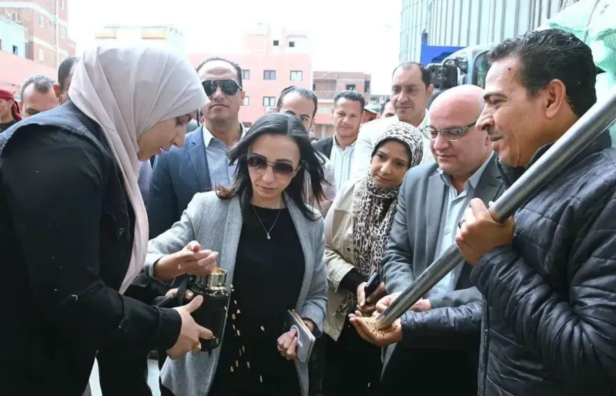 محافظ البحيرة تتفقد توريد القمح بزوية غزال وتطالب بتقديم التسهيلات للمزارعين