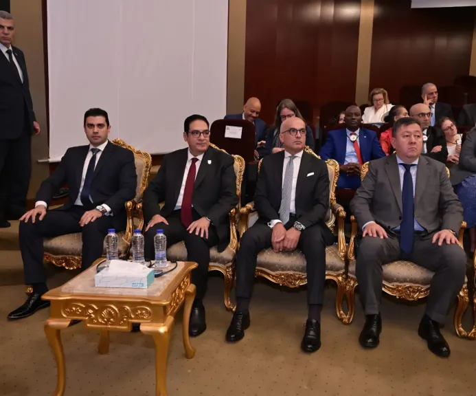 رئيس جامعة القاهرة يشارك في اجتماع مكاتب حفظ وبناء السلام التابعة للأمم المتحدة بمقر مكتب النائب العام