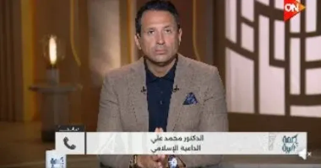 مواجهة ساخنة بين الداعية محمد علي وأحمد سالم حول ”النقاب”