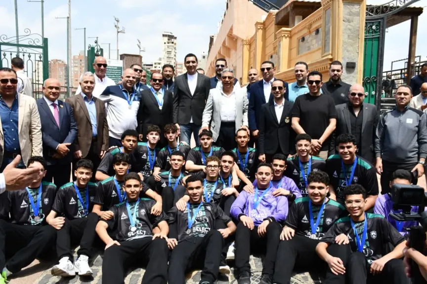 وزير الشباب ومحافظ الدقهلية يقومان بجولة تفقدية بنادي جزيرة الورد بحضور عدد من نواب المحافظة