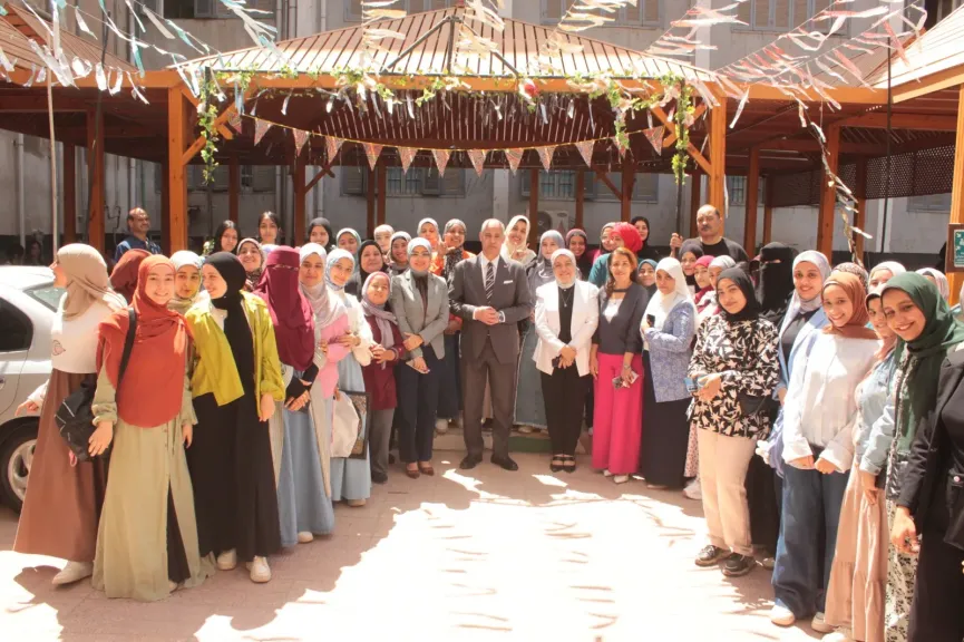 للإبداع الطلابي .. جامعة أسيوط تنظم معرض «بين يدي أمي» بكلية التربية النوعية