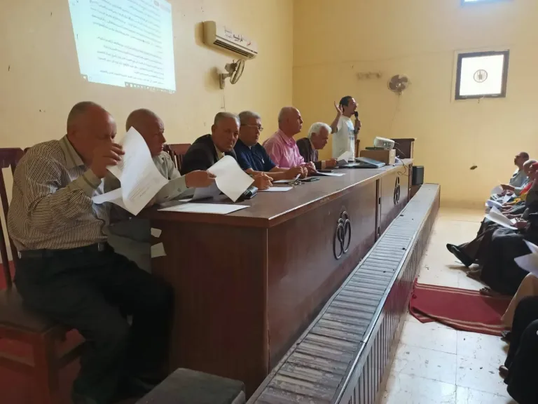 محافظ أسيوط: الدولة ماضية في رقمنة منظومة صرف الأسمدة لضمان