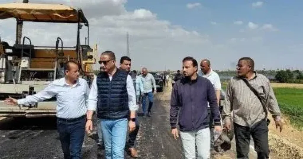 محافظ الجيزة يعلن رصف ورفع كفاءة طريق طراد النيل المتانيا بطول 2 كم