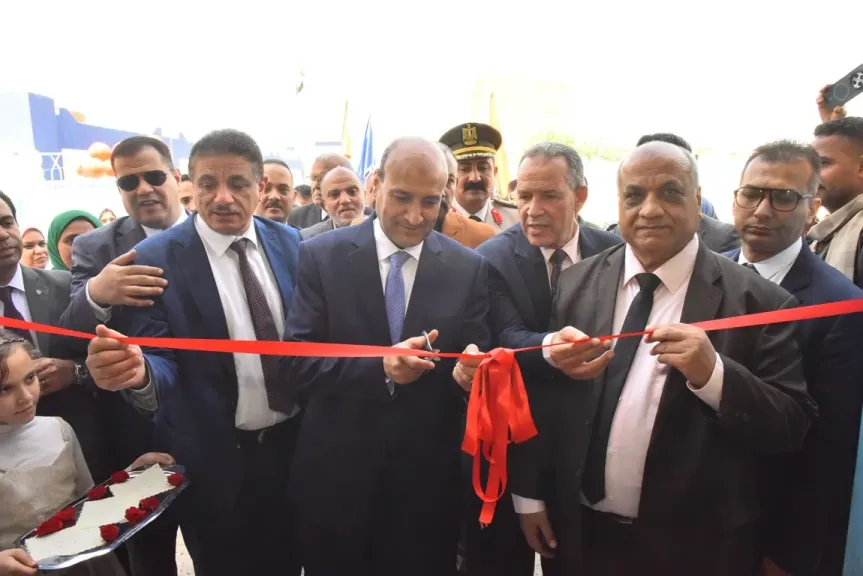 محافظ أسيوط يفتتح المدرسة الفكرية ببني عديات ويتفقد توسعات لمدرستين