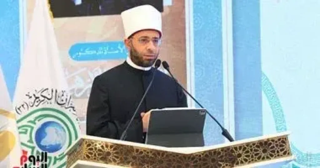 وزير الأوقاف يهنئ الشيخ أيمن عبد الغني على تكليفه بتسيير أعمال وكالة الأزهر