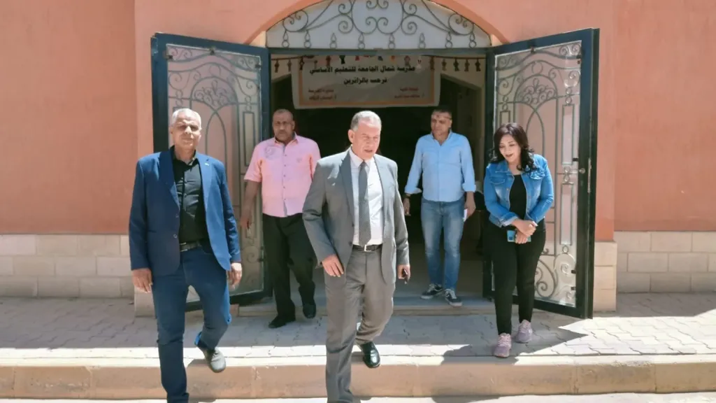 مدير تعليم أسيوط يتابع الانضباط المدرسى بمدرستى النهضة وشمال
