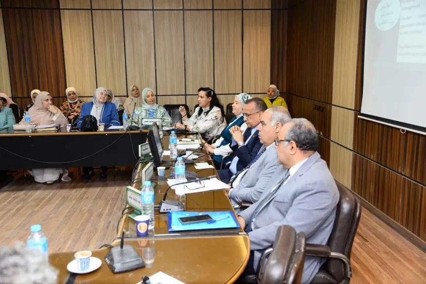 عميد طب أسيوط يترأس مجلس الكلية في جلسته رقم (٨٠٣)