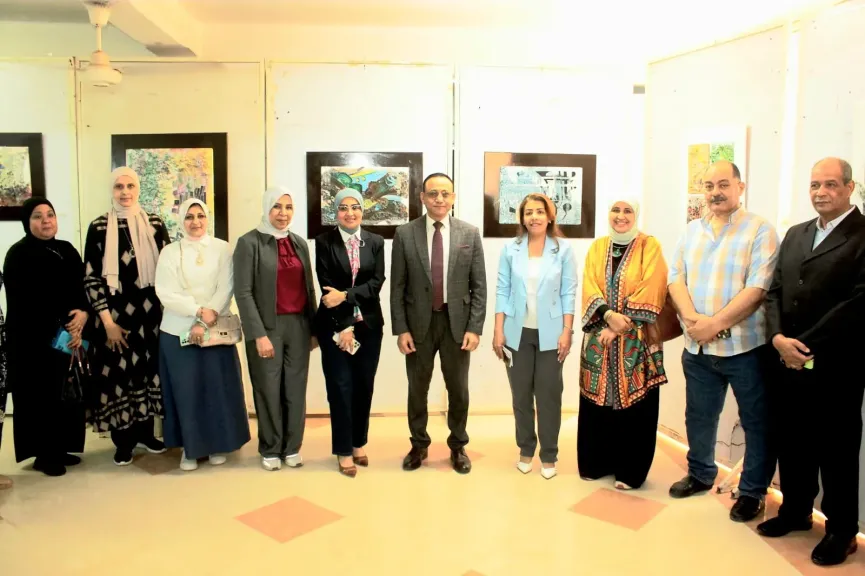 جامعة أسيوط تُنظّم معرض «ترانيم ملمسية» بالتربية النوعية في تجسيد مبتكر