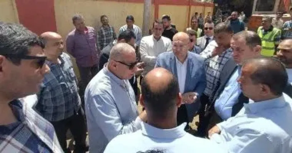 نائب محافظ الجيزة يتفقد مشروع الصرف الصحى بقريتى برنشت والمتانيا