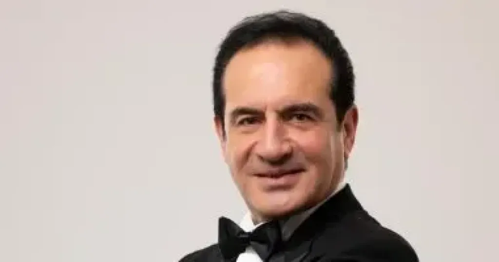 محمد ثروت يدعو لـ هاني شاكر بالشفاء بكلمات مؤثرة