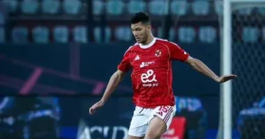 والد أشرف دارى: الأهلى لم يتواصل معنا.. وابني لم يتعرض للإصابة منذ رحيله