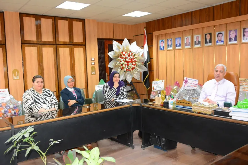 مجلس إدارة مركز النيل للتنوير والإشعاع الحضاري بجامعة أسيوط