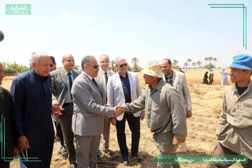 محافظ الشرقيه يشهد اعمال موسم حصاد القمح بحقول ابو سمران