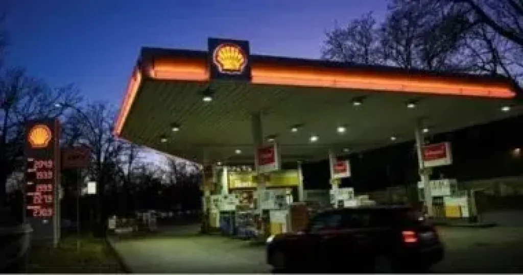 فاتورة الكهرباء تتحكم فى تحديد ساعات عمل المحلات بعد 27 أبريل