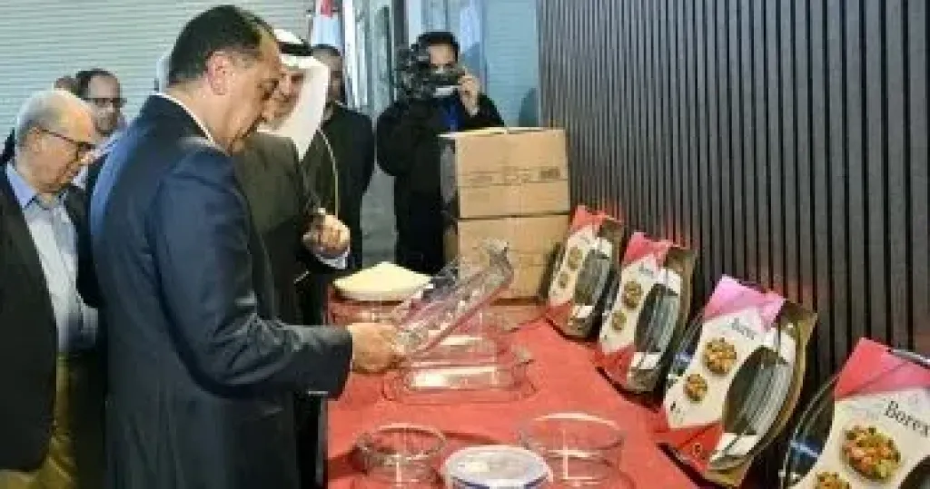 رئيس الوزراء يفتتح مصنع شركة ”بوريكس للزجاج المحدودة” بمنطقة السخنة الصناعية