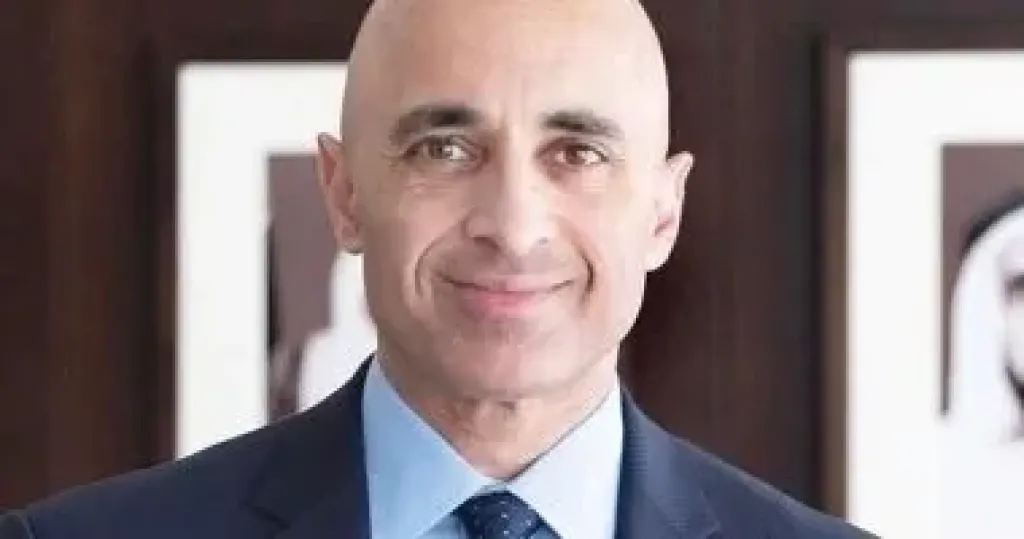 سفير الإمارات بواشنطن يوسف العتيبة ينفى احتياج الإمارات إلى أى دعم مالى