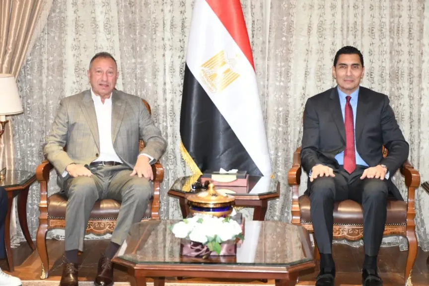 وزير الشباب والرياضة يهنئ النادي الأهلي بتتويج سيدات الطائرة ببطولة أفريقيا