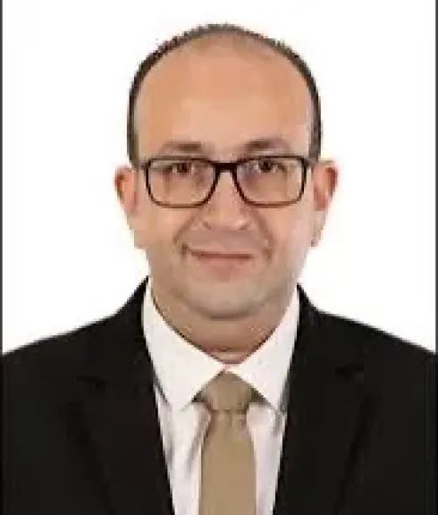 عويضه يطلب إنشاء مدينة طهطا الجديدة.. والإسكان تدرس التنفيذ