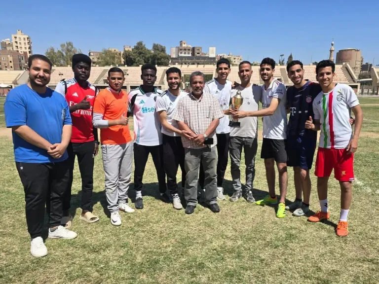 كلية الطب بجامعة أسيوط تحصد المركز الأول في بطولة ”خماسيات القدم