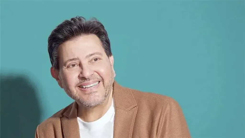 مثال للفنان المحترم والإنسان الجميل، حكاية هاني شاكر بعيون عمرو الليثي