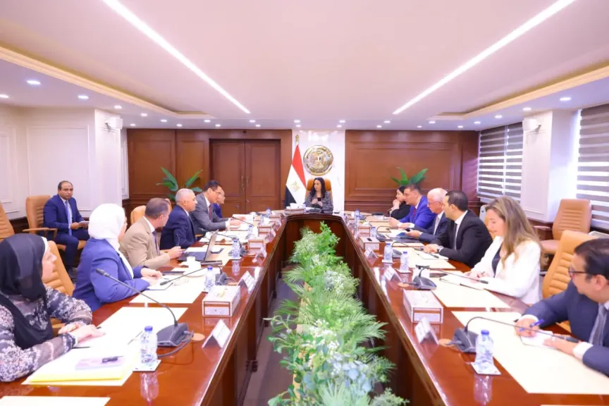 وزيرة التضامن الاجتماعي تتابع الموقف التنفيذي لمراكز التجميع والمواءمة