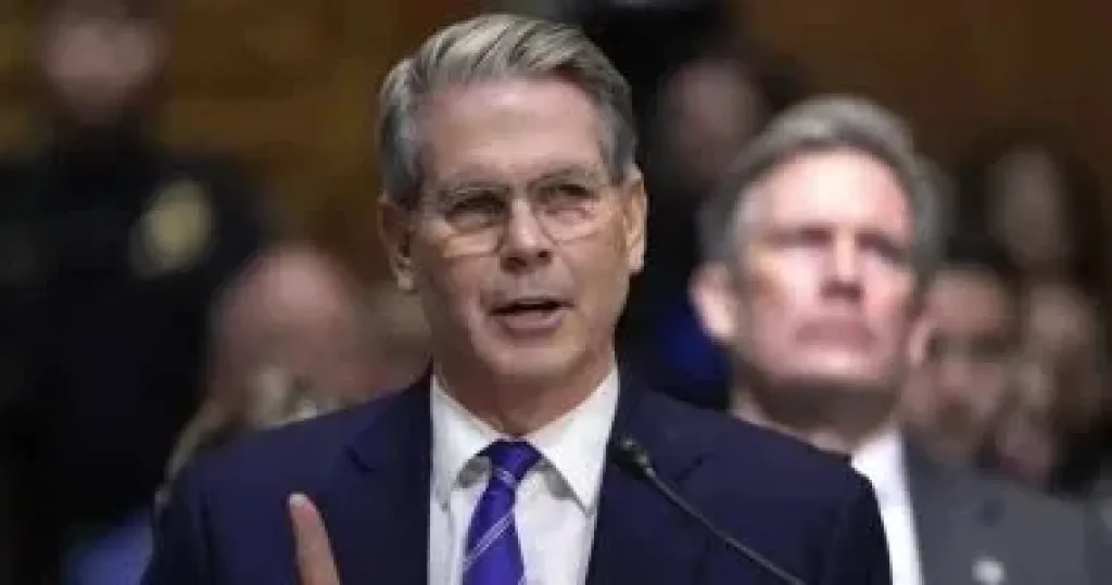 وزير الخزانة الأمريكي: لن نجدد استثناءات للنفط الإيراني والروسي