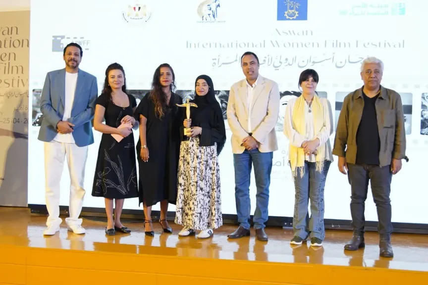 ختام مهرجان أسوان لسينما المرأة يكرم مؤسسة ”مصر الخير” وبطلة فيلمها ”فايزة