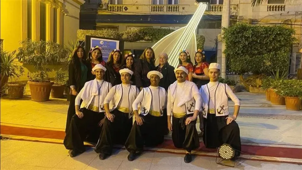حين يجسد التراث على الخشبة، عروض ”الفنون الشعبية” تخطف الأنظار باحتفالية الإسكندرية