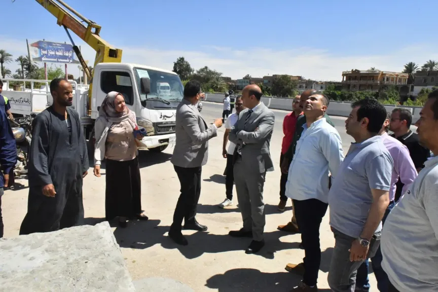 محافظ أسيوط يتفقد كوبري نجع سبع بعد صيانته وتطويره ويوجه بتكثيف أعمال