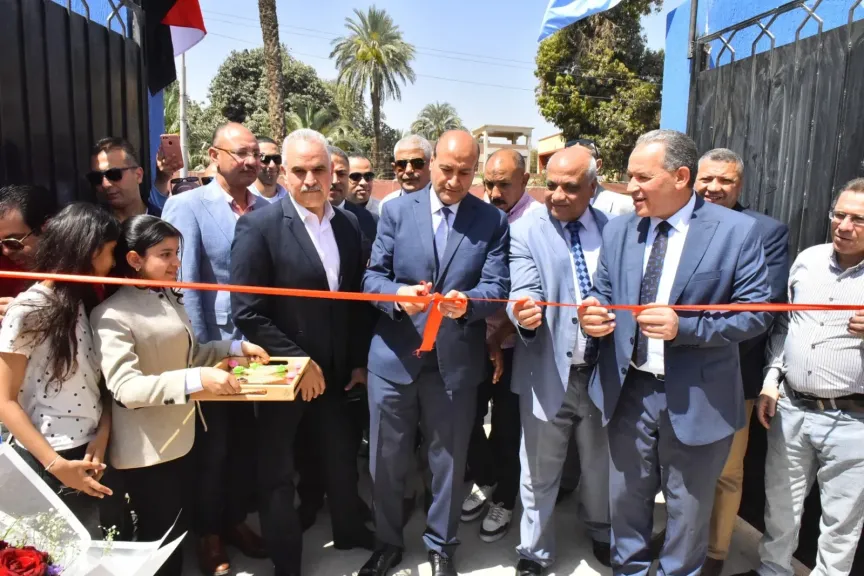 أسيوط يفتتح مدرسة الوليدية الابتدائية الحديثة ويؤكد: التوسع في إنشاء المدارس