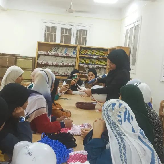 محافظ أسيوط: دعم مهارات الفتيات أولوية.. وبرامج التدريب الحرفي تفتح