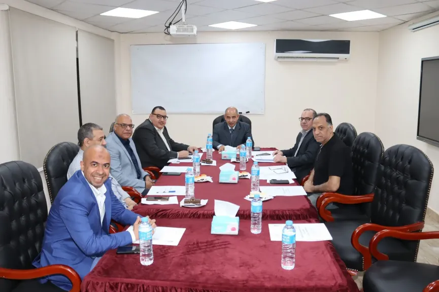 إدارة دار إقامة جامعة أسيوط بالقاهرة يستعرض الموقف المالي وخطط تطوير