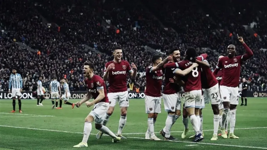 الدوري الانجليزي، تعادل وست هام وإيفرتون سلبيا في الشوط الأول