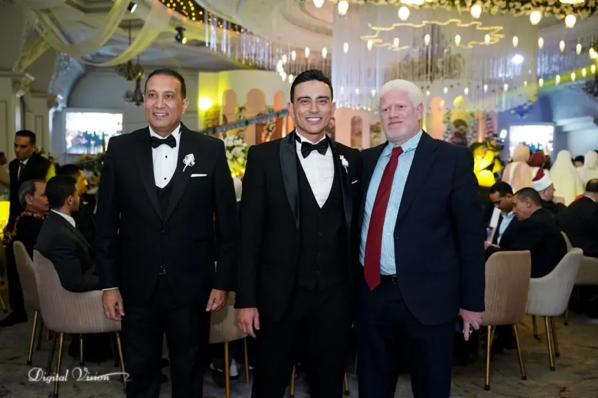 المهندس حاتم الجوهرى رئيس مجموعة الجوهرى للإستثمار يهنئ اللواء وائل بخيت بزفاف نجله الدكتور محمد