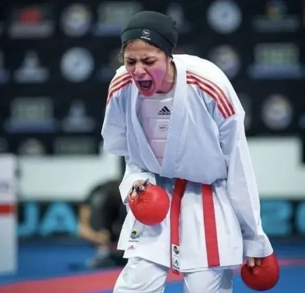 ميدالية فضية لمنة الهواري في الدوري العالمي للكاراتيه