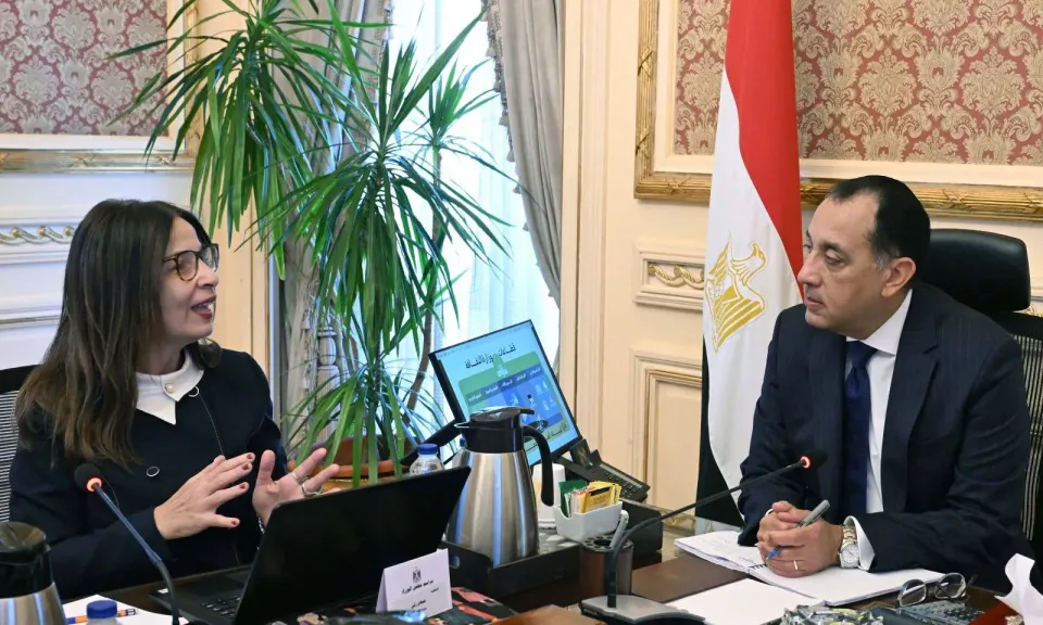 رئيس الوزراء يستعرض مع وزيرة الثقافة الأهداف الاستراتيجية للوزارة