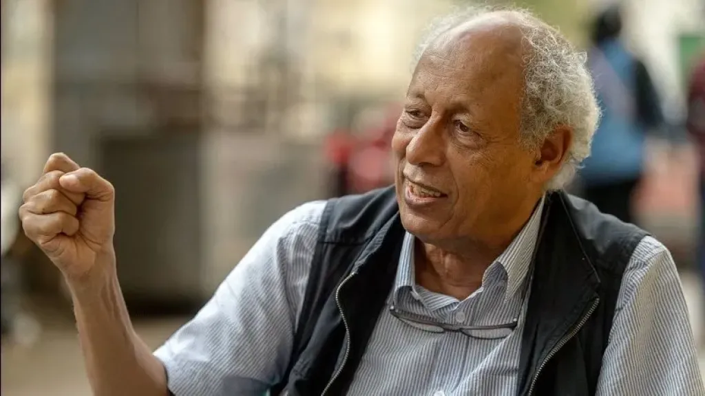 أمسية شعرية لزين العابدين فؤاد بمكتبة