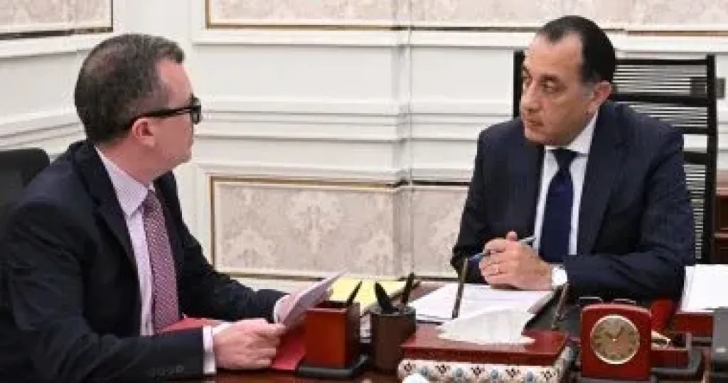 رئيس الوزراء يستعرض مع وزير التخطيط تطورات الاقتصاد العالمي