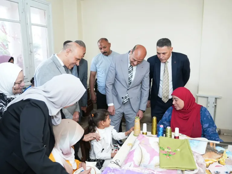 محافظ أسيوط يتفقد مركز تأهيل الفتيات ذوي الإعاقة بالفتح ويوجه بتطوير الخدمات