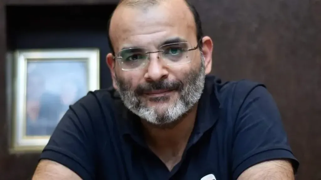 أيمن بهجت قمر ينفي شائعات زواجه: أنا ما اتجوزتش بعد انفصالي عن أم أولادي