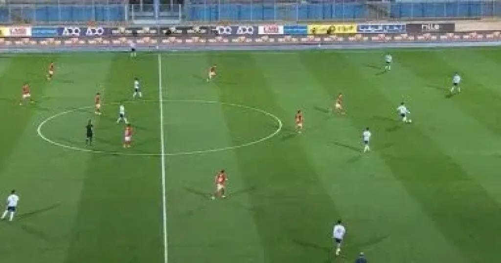 15 دقيقة.. الأهلى وبيراميدز يبحثان عن هدف التقدم والأحمر يواصل الضغط