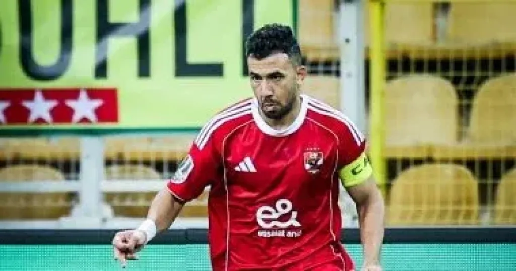 تريزيجيه يهدد مرمى بيراميدز برأسية رائعة فى الدقيقة 32 تمر بجوار القائم الأيمن