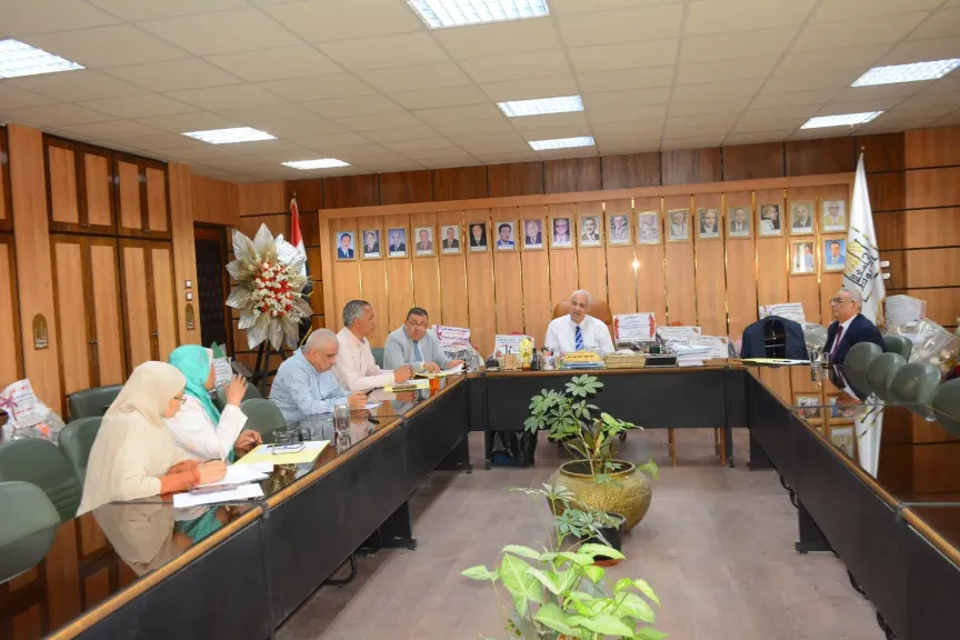 جامعة أسيوط تعقد اجتماع مجلس إدارة صندوق التكافل الاجتماعي