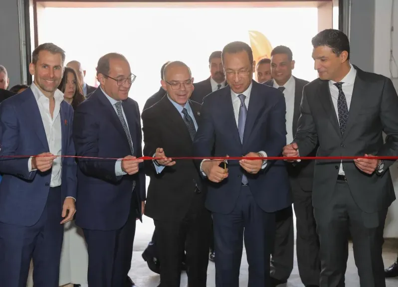 وزير الاتصالات يفتتح أكبر مركز توزيع للتجارة السريعة لطلبات في الشرق الأوسط وشمال أفريقيا