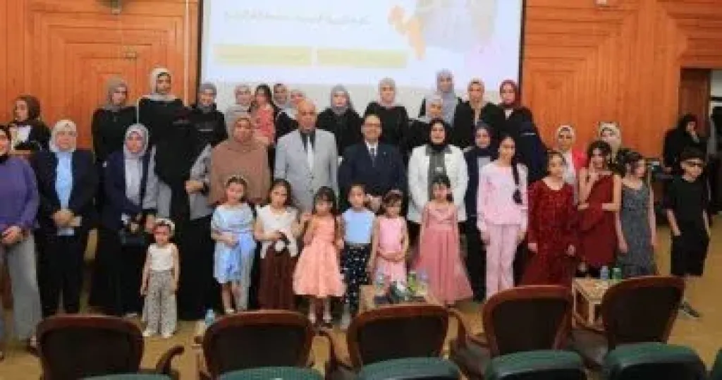 رئيس جامعة كفر الشيخ يشيد بمعرض أزياء التربية النوعية: نموذج يجمع بين الإبداع وسوق العمل