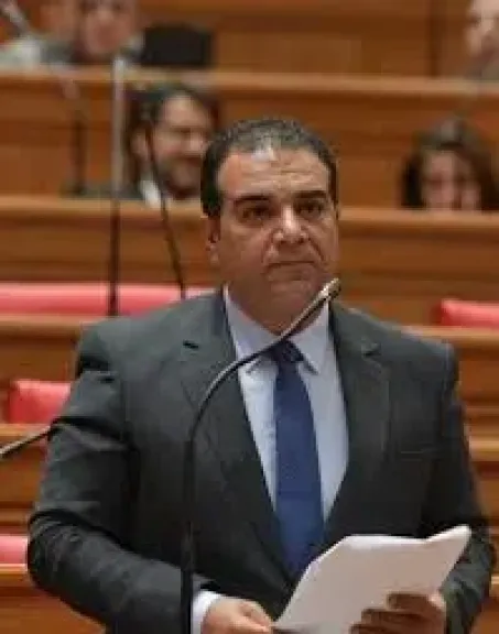 النائب أحمد السنجيدي يوجه طلب إحاطة إلى الحكومة: الطرق محرومة من التطوير منذ 20 عاما