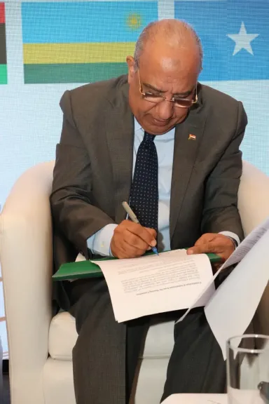 مصر دولة المقر الدائم لمشغل سوق الكهرباء فى دول تجمع شرق افريقيا