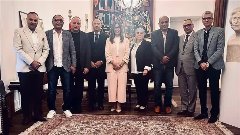 وزيرة الثقافة تنهي أزمة المعهد العالي للسينما بأكاديمية الفنون