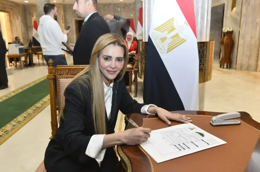 النائبة مروة بوريص  تهنئ الرئيس عبدالفتاح السيسي ورئيس الوزراء وعمال مصر بمناسبة  الاحتفال بعيد العمال